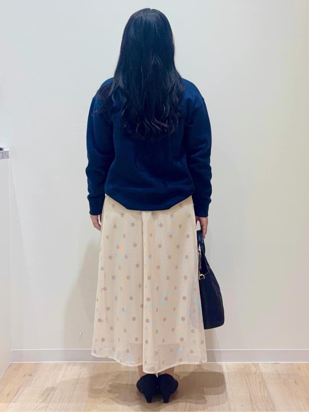 minamiさんの「grove｜プレッピーロゴ裏起毛スウェット」を使ったコーディネート