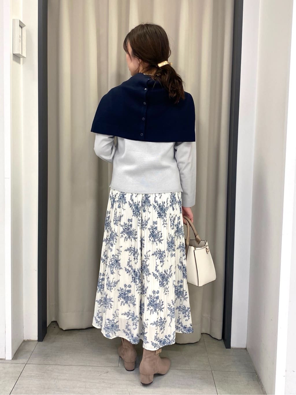 eguchiさんの「grove｜【選べる着丈/ウエストゴム】ヴィンテージサテンプリーツスカート【手洗いOK】」を使ったコーディネート