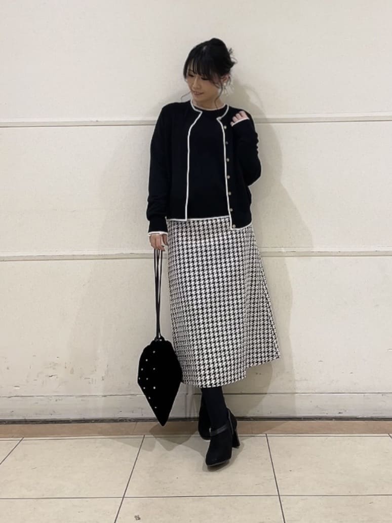 watanabeさんの「UNTITLED｜【アンサンブル可/洗える】ウォームスパン カーディガン」を使ったコーディネート