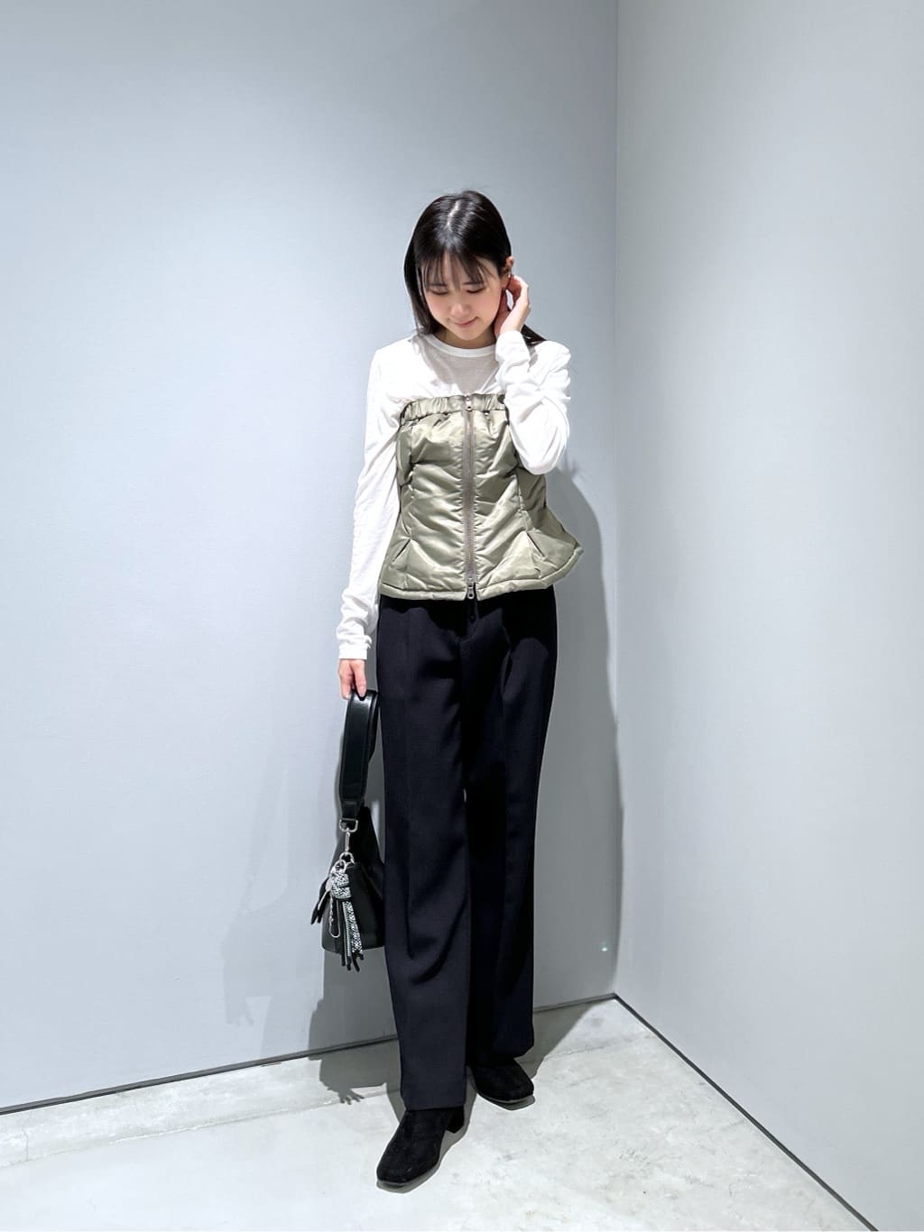 Renoさんの「INDIVI｜MA1ビスチェ」を使ったコーディネート