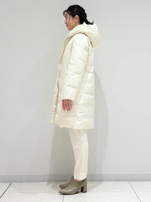 kayoさんの「INDIVI｜【撥水／洗える】ステッチレス ロングダウンコート」を使ったコーディネート
