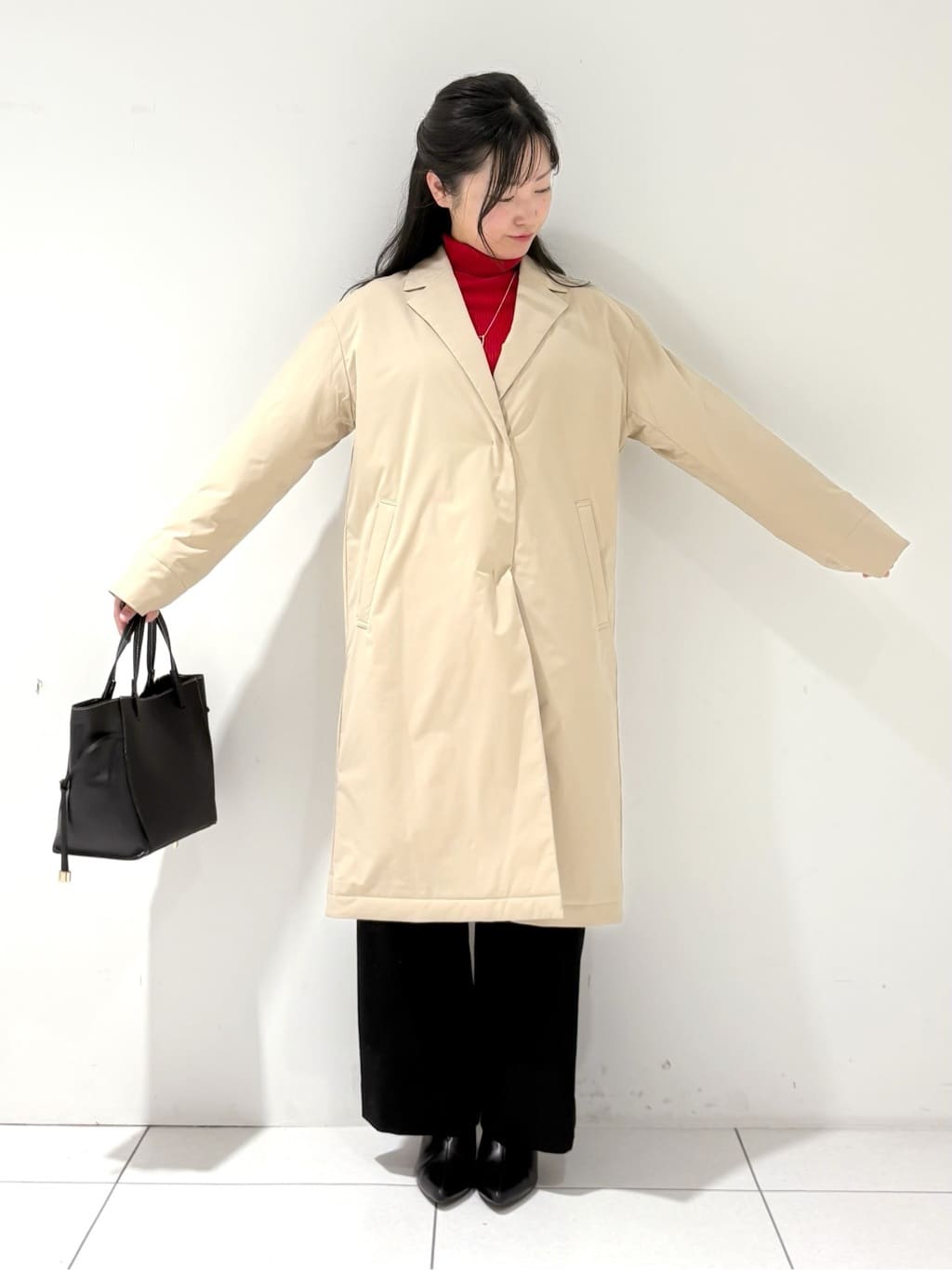 momokoさんの「INDIVI｜【超軽量／蓄熱】ライトパフチェスターコート」を使ったコーディネート