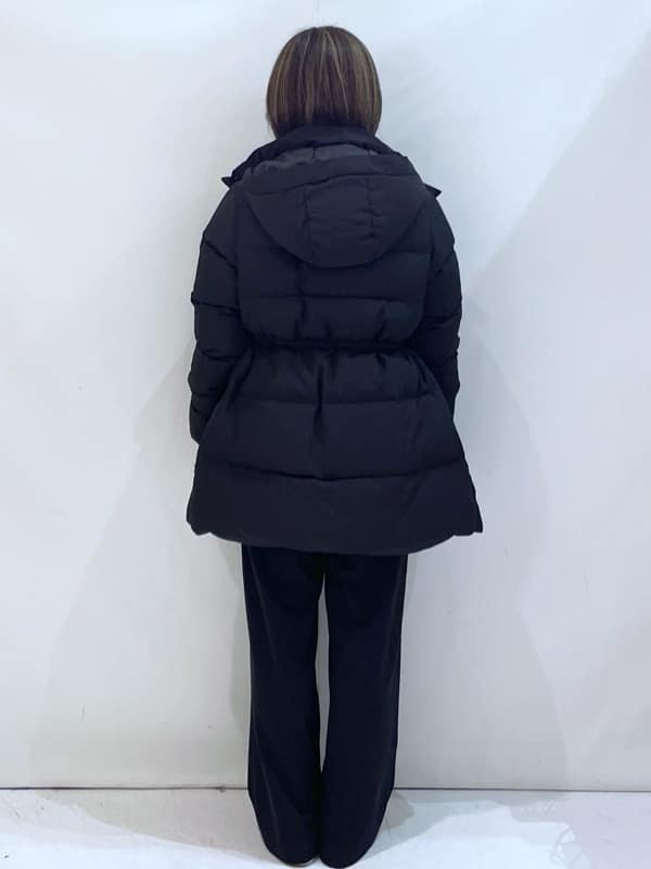 manaさんの「OPAQUE.CLIP｜KAWADAダウンドロストミドルコート【撥水／洗濯機OK／2WAY／静電気防止裏地】《XS～3L》」を使ったコーディネート