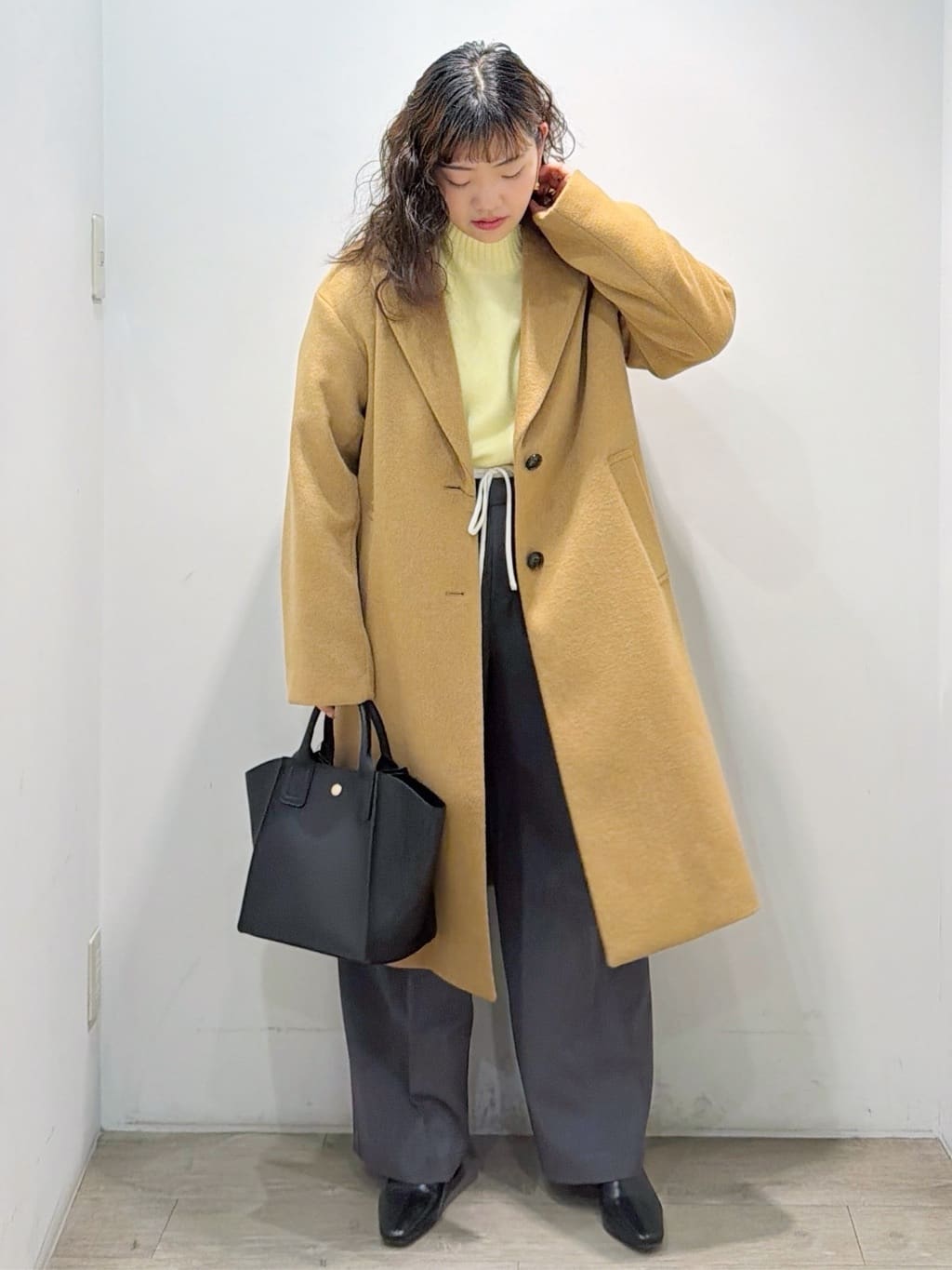 sumicaさんの「OPAQUE.CLIP｜カシミヤブレンドウールチェスターコート」を使ったコーディネート