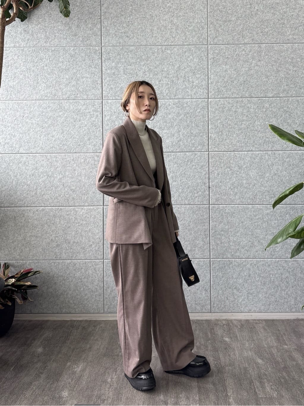 kotakiさんの「INDIVI｜Comfy SET UP｜イージーストレートスラックス【セットアップ対応／通勤／カセット服】」を使ったコーディネート