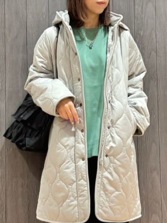 meiさんの「SHOO･LA･RUE｜【撥水/フード取り外し可】冬に嬉しいこだわり満載 ひょうたん柄キルトコート」を使ったコーディネート