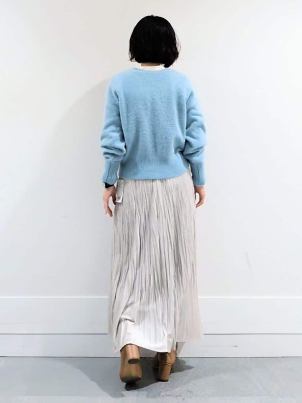 ミズタさんの「UNTITLED｜【ふわふわニット/前後2WAY】フォックスカシミヤカーディガン」を使ったコーディネート