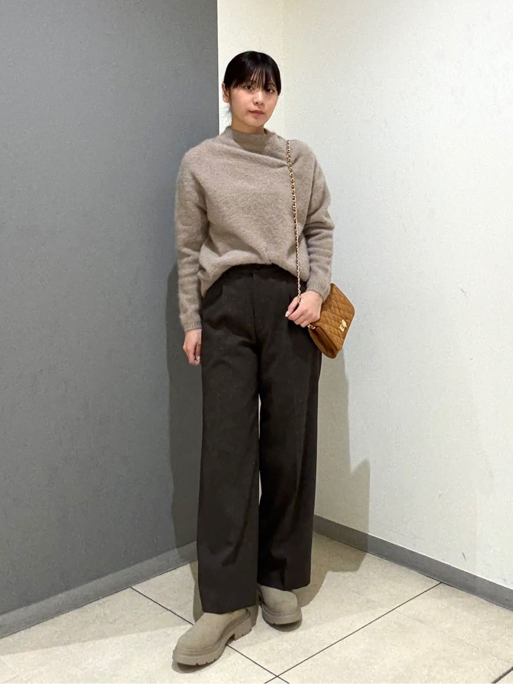 Itoさんの「UNTITLED｜【大人な品格/ふわふわニット】フォックスカシミヤ コクーンニット」を使ったコーディネート