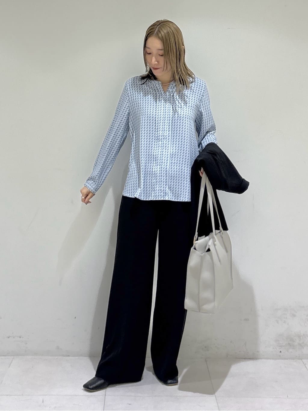 kotakiさんの「INDIVI｜【名品／撥水／抗菌防臭】ショート丈リサイクルダウンコート」を使ったコーディネート