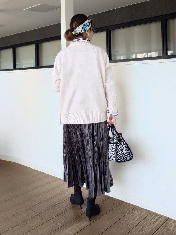 MUTSUKOさんの「UNTITLED｜【重ね着レイヤード/スーツブラウス】ファインブロードベーシックシャツ」を使ったコーディネート