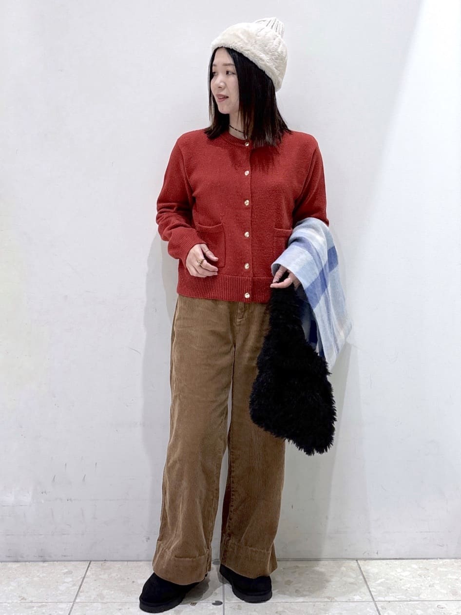 mameさんの「OPAQUE.CLIP｜金ボタンラメニットカーディガン【洗濯機OK】」を使ったコーディネート