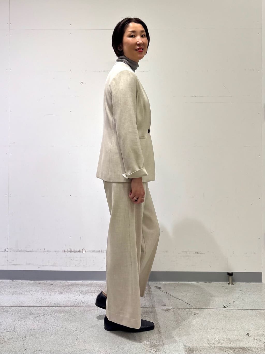yuriさんの「INDIVI｜【洗える／薄手／ラメ】シアーラメニット」を使ったコーディネート