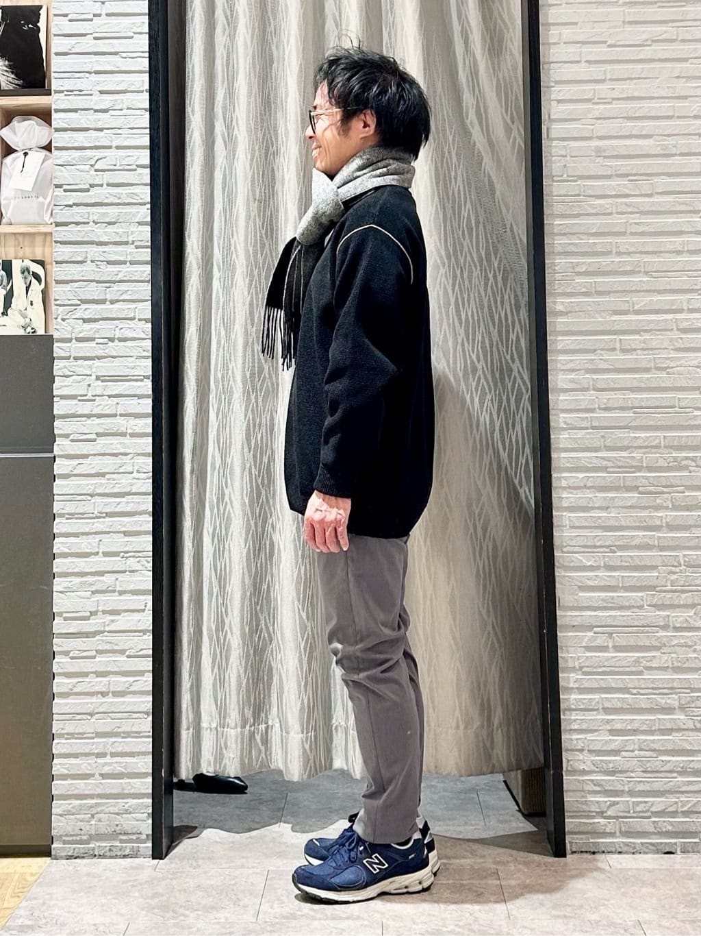 KENJI Iさんの「THE SHOP TK｜【大人の上品カジュアルを叶える】ハグするニット 洗濯機OK／6色展開」を使ったコーディネート