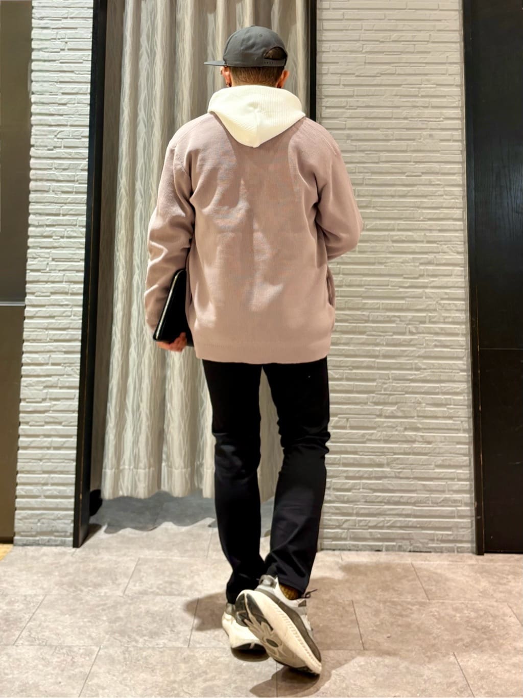 Pーyamaさんの「THE SHOP TK｜【季節の変わり目に最適】ニットカーディガン ドライタッチ／軽量」を使ったコーディネート