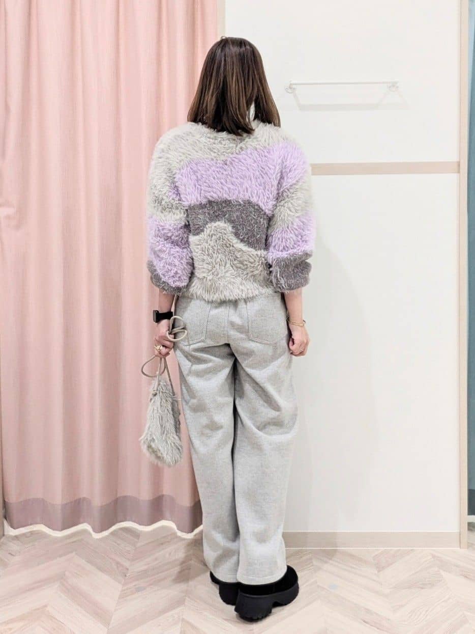 miyuさんの「SHOO･LA･RUE｜【選べる4柄】ふわふわ ロングフェザーニット」を使ったコーディネート