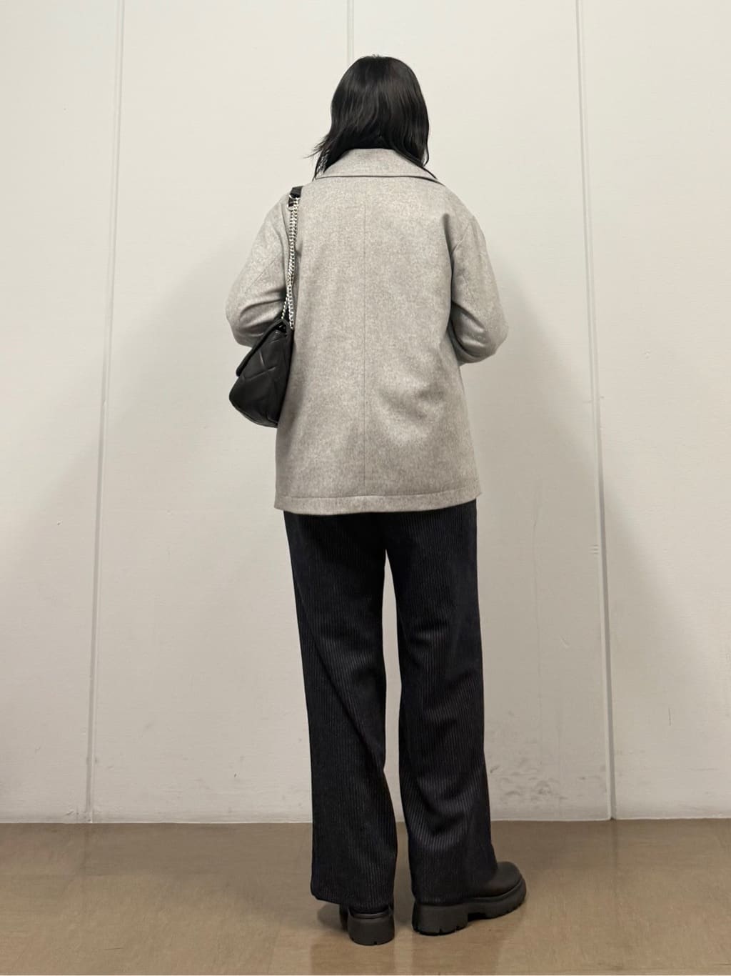 mizukiさんの「INDIVI｜【冬ニット人気NO．1！／カシミヤ混】ミドルゲージハイネックニット」を使ったコーディネート