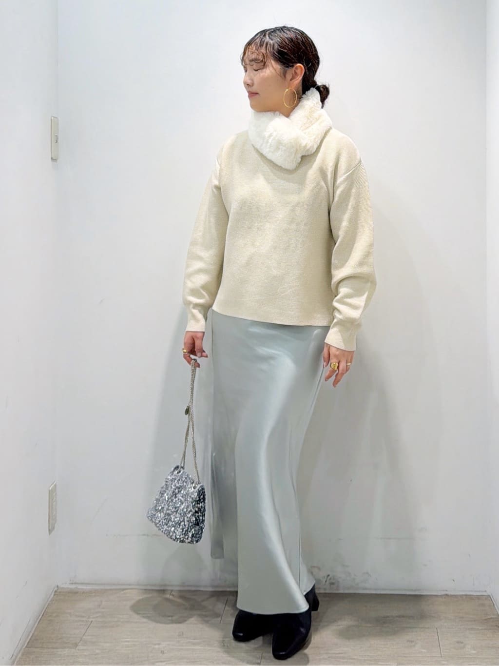 sumicaさんの「OPAQUE.CLIP｜ラメガーターボートネックニット【洗濯機OK】」を使ったコーディネート