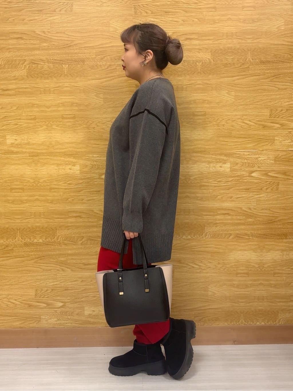 ぁむさんの「SHOO･LA･RUE｜【洗濯機可/S-LL】美脚見え あったか裏起毛 テーパードパンツ」を使ったコーディネート