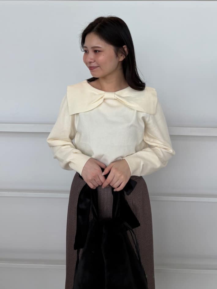 AOIさんの「Couture brooch｜リボンカラーデザインニット」を使ったコーディネート
