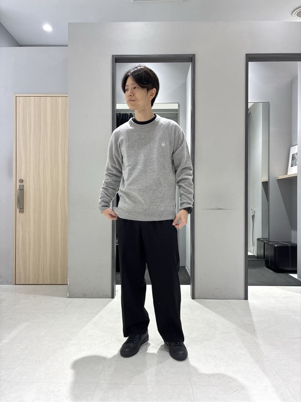 わいずみさんの「TAKEO KIKUCHI｜【Air Palette Knit】ワンポイント カラーニット プルオーバー」を使ったコーディネート