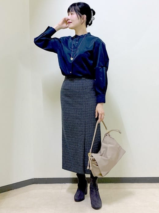  beni_gingerさんの「Reflect｜【さらっと一枚で決まる／重ね着にもおすすめ◎】タックスリーブシャツブラウス」を使ったコーディネート