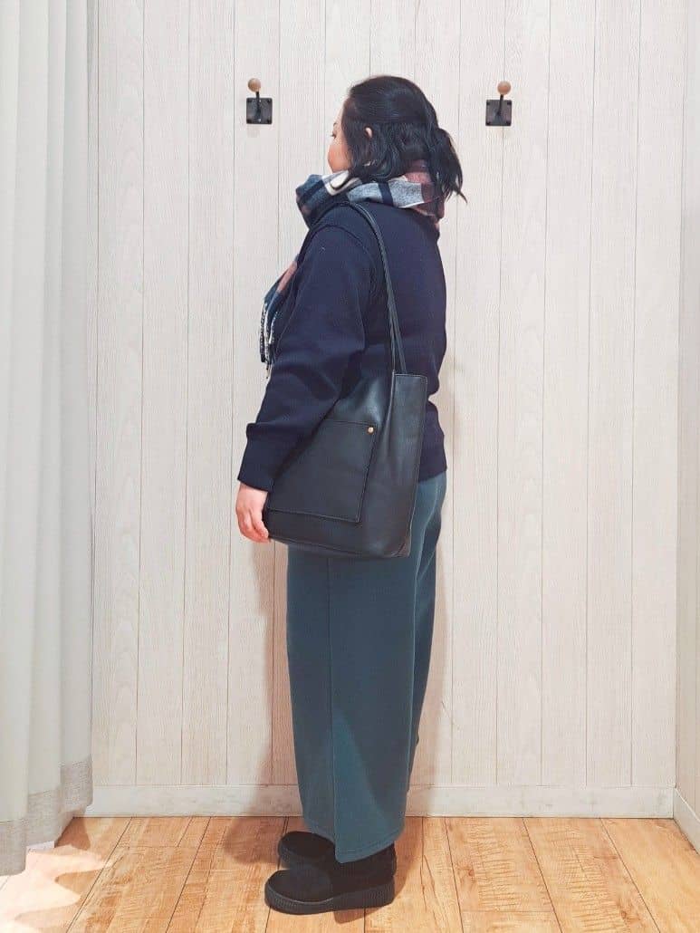 kotomiさんの「SHOO･LA･RUE｜【洗濯機可/ちくちくしにくい】大人カジュアルを叶える スウェットライクニット」を使ったコーディネート