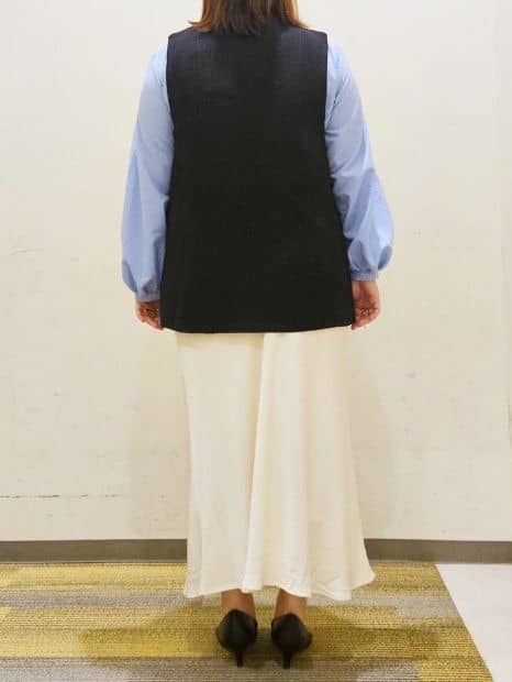 okayuさんの「THE SHOP TK｜【通勤にもカジュアルにも】ギャザーリボンタイブラウス」を使ったコーディネート