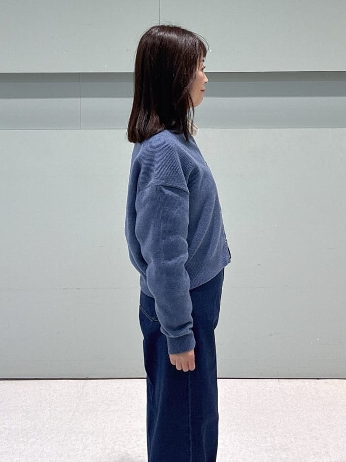 makiさんの「UNTITLED｜【ゆったりサイズ／着丈短め】ジップニットカーディガン」を使ったコーディネート