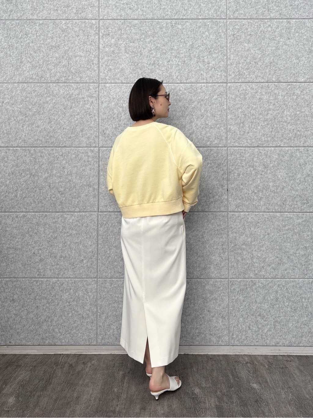 ayanoさんの「INDIVI｜ワイドスリーブカラースウェット」を使ったコーディネート