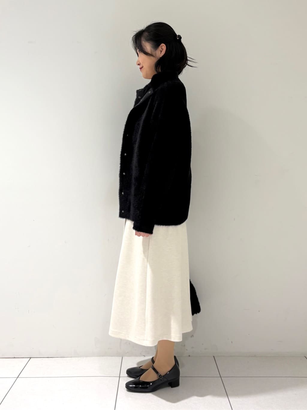 momokoさんの「INDIVI｜スタンドネック シャギーモールニット」を使ったコーディネート