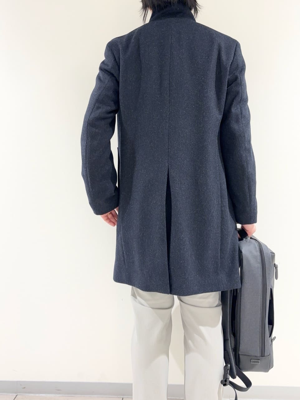 及川さんの「TAKEO KIKUCHI｜【ウールカシミヤブレンド】ビーバー調 スタンドカラー コート」を使ったコーディネート