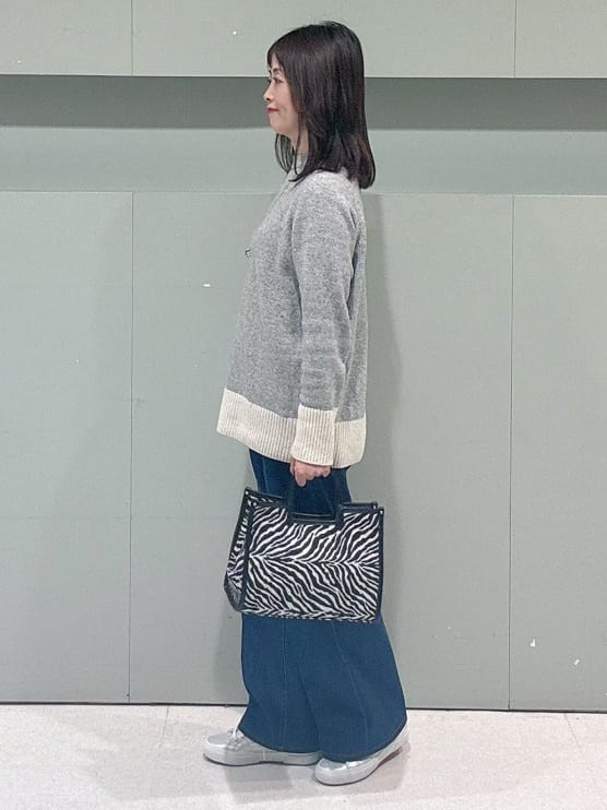 makiさんの「UNTITLED｜【重ね着もおすすめ/洗える】ウールカシミヤ クルーネックニット」を使ったコーディネート