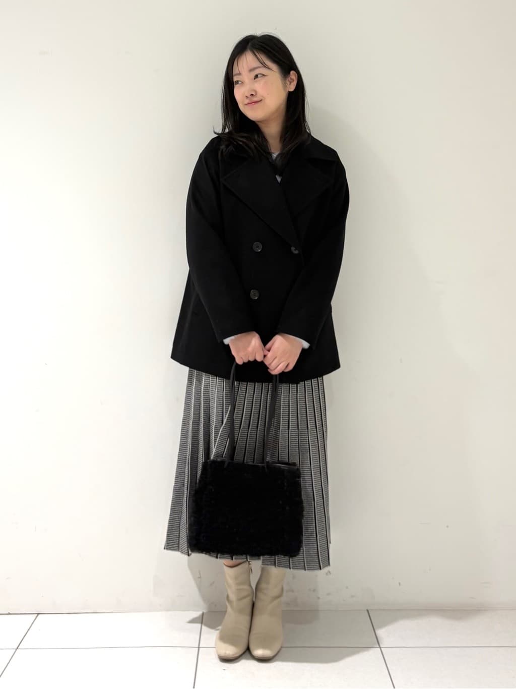momokoさんの「INDIVI｜【洗える】エアリーシャギートップス」を使ったコーディネート
