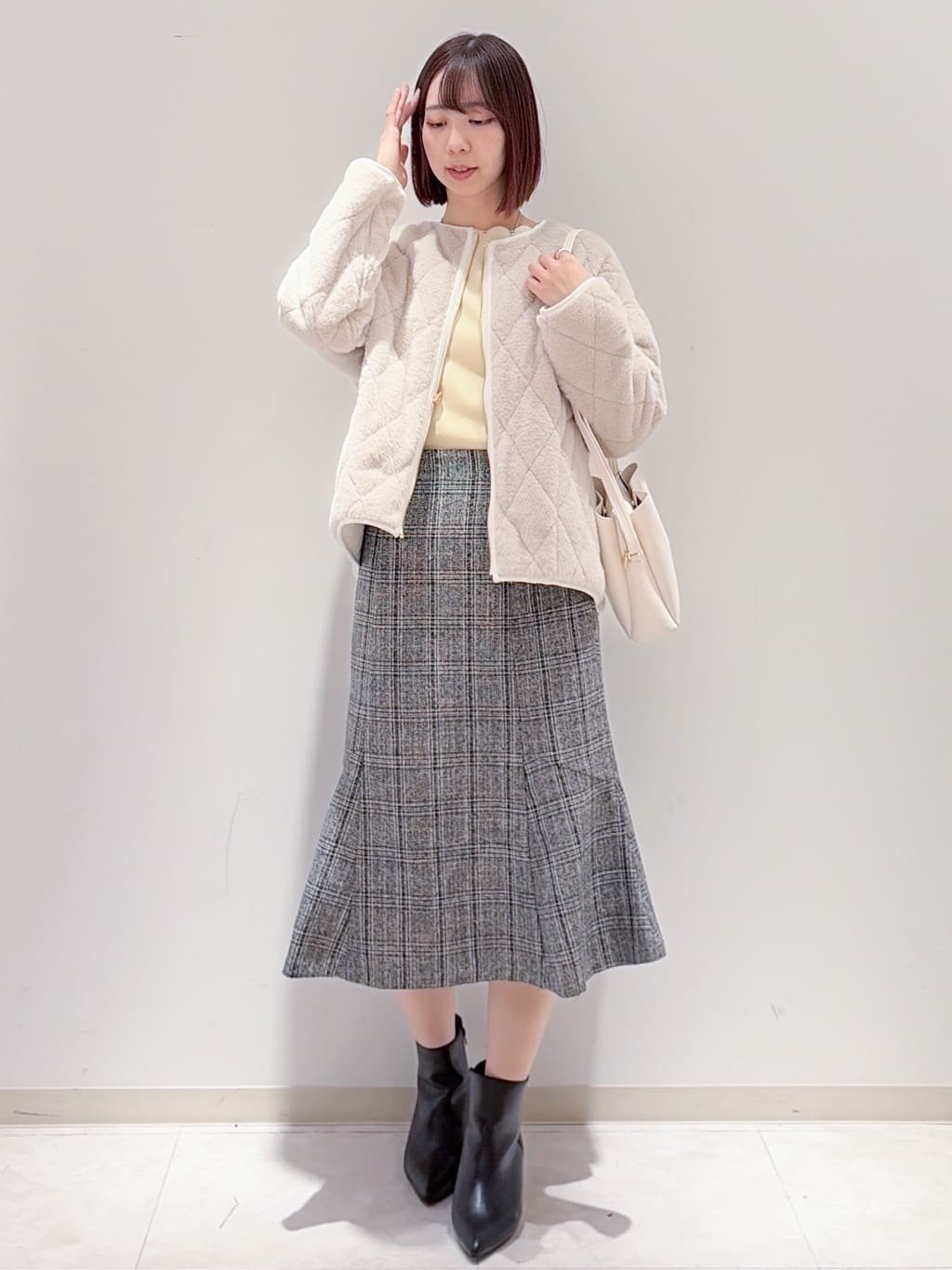 yurinaさんの「index｜ラメスカラップビジューデザインニット【洗濯機OK】《6col／S～LL》」を使ったコーディネート
