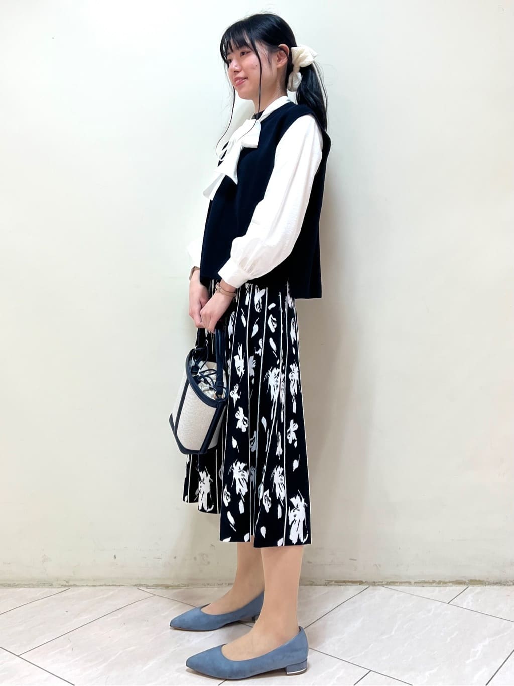 yanaさんの「Reflect｜【セットアップ可】ダブルジャカードニットベスト」を使ったコーディネート