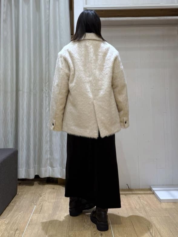 chさんの「THE SHOP TK｜纏うだけで大人上品 シャギーチェスターハーフコート」を使ったコーディネート