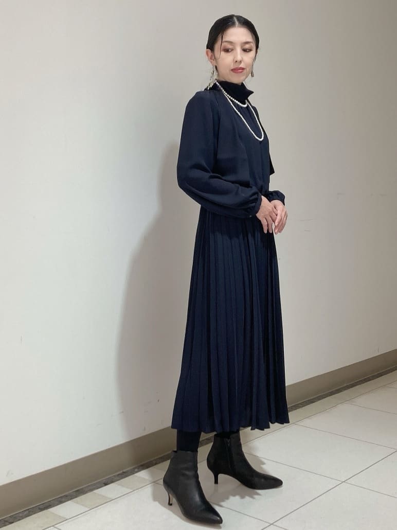 環さんの「UNTITLED｜◆【フォーマル/洗える】ボウタイ プリーツワンピース」を使ったコーディネート
