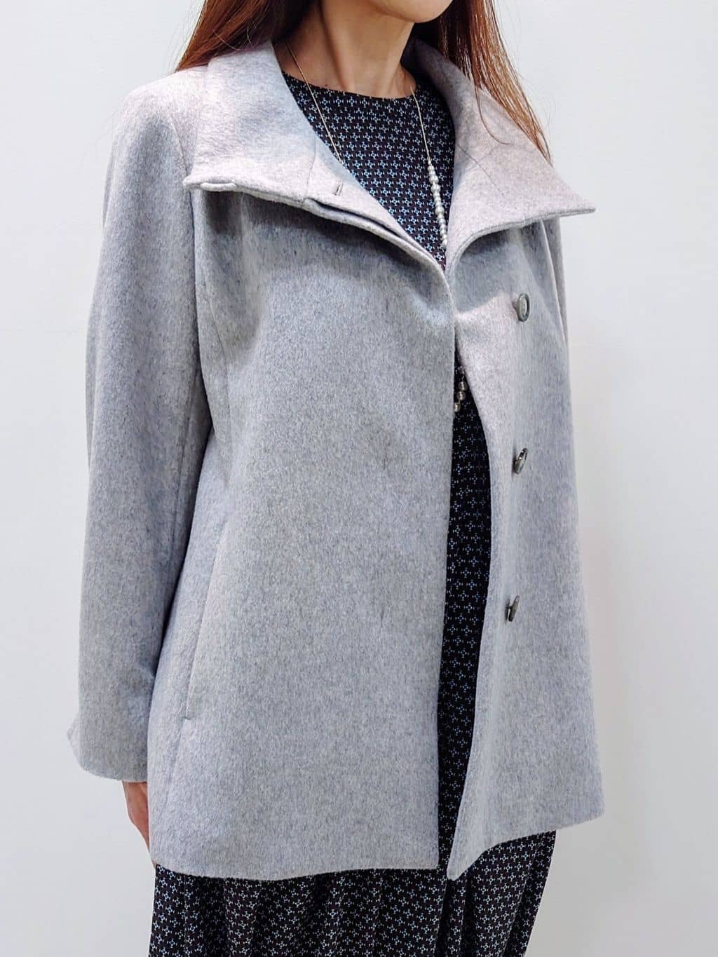 yoshiさんの「Reflect｜【SS-4Lサイズ／衿が顔に当たらない◎】スタンドネックミドルコート」を使ったコーディネート