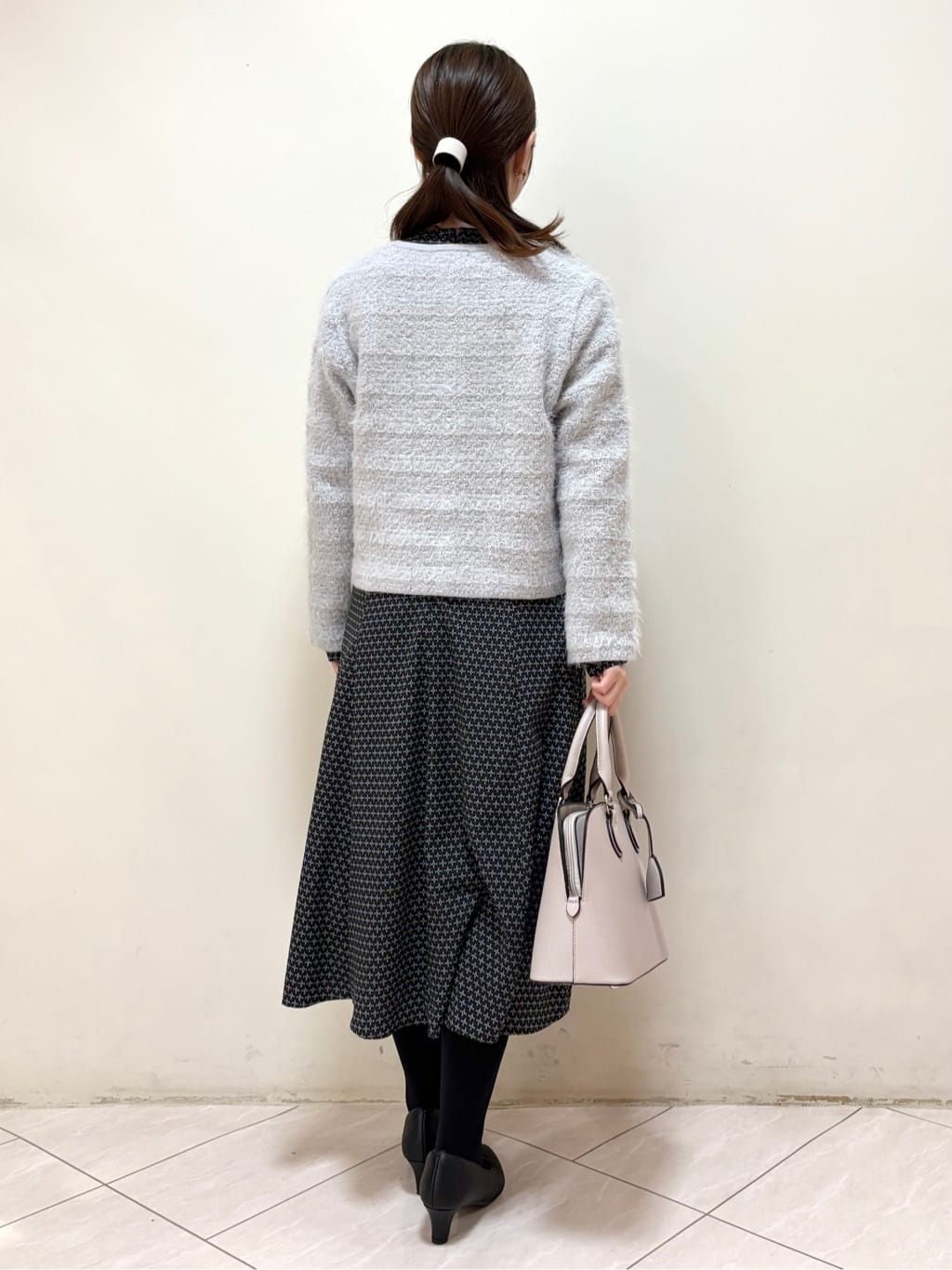 mikiさんの「Reflect｜【お食事会やお出かけに◎】ふんわりジャカード編みカーディガン」を使ったコーディネート
