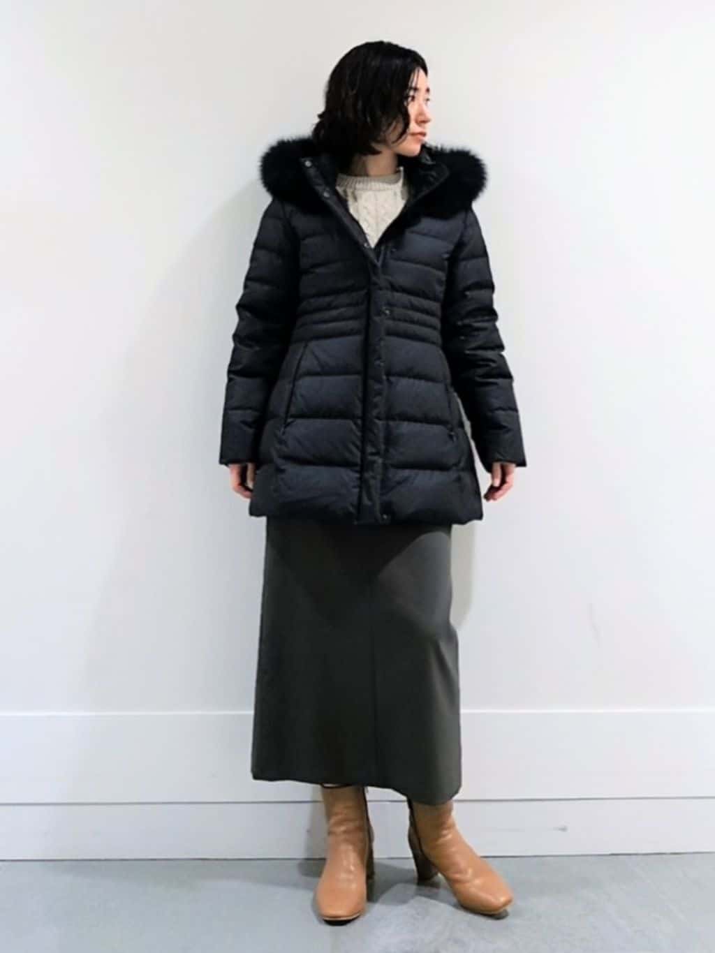 ミズタさんの「UNTITLED｜【はっ水機能/フード取り外し可】ミディダウンコート」を使ったコーディネート