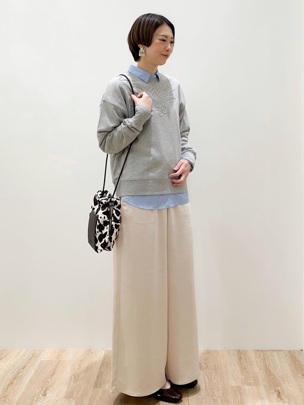 yurieさんの「OPAQUE.CLIP｜コード刺繍裏毛プルオーバー【洗濯機OK】」を使ったコーディネート