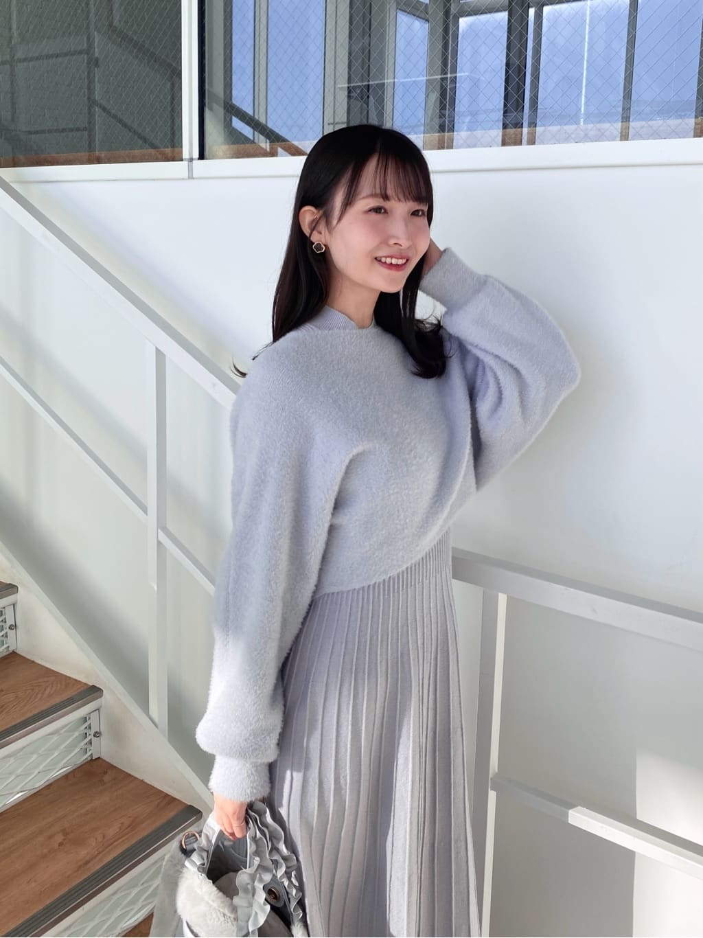 みさかさんの「index｜ラメフェザープルオーバーセット ニットワンピース【洗濯機OK】《XS～LL》」を使ったコーディネート