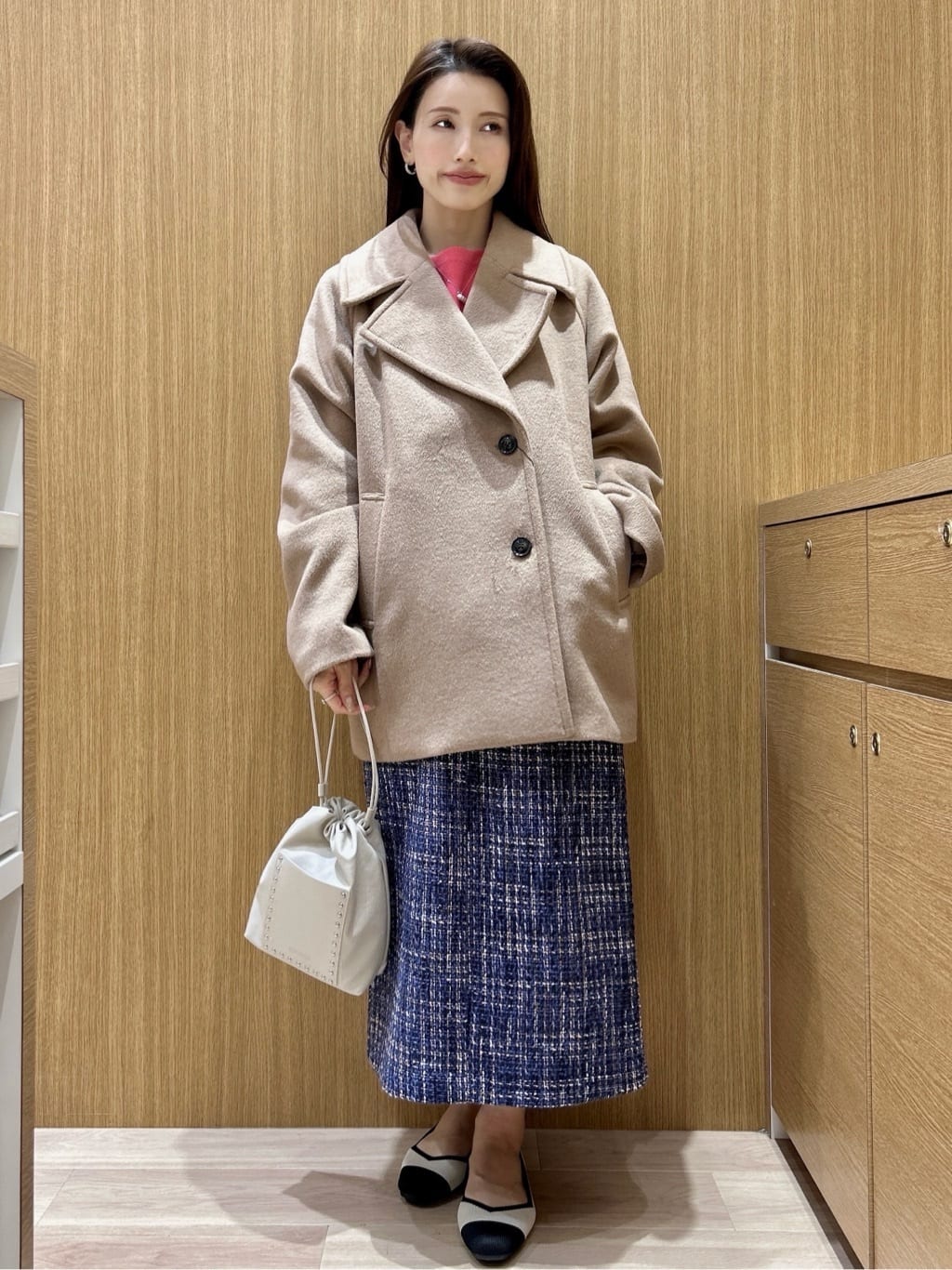 maiさんの「OPAQUE.CLIP｜カシミヤブレンドウールミドルピーコート」を使ったコーディネート