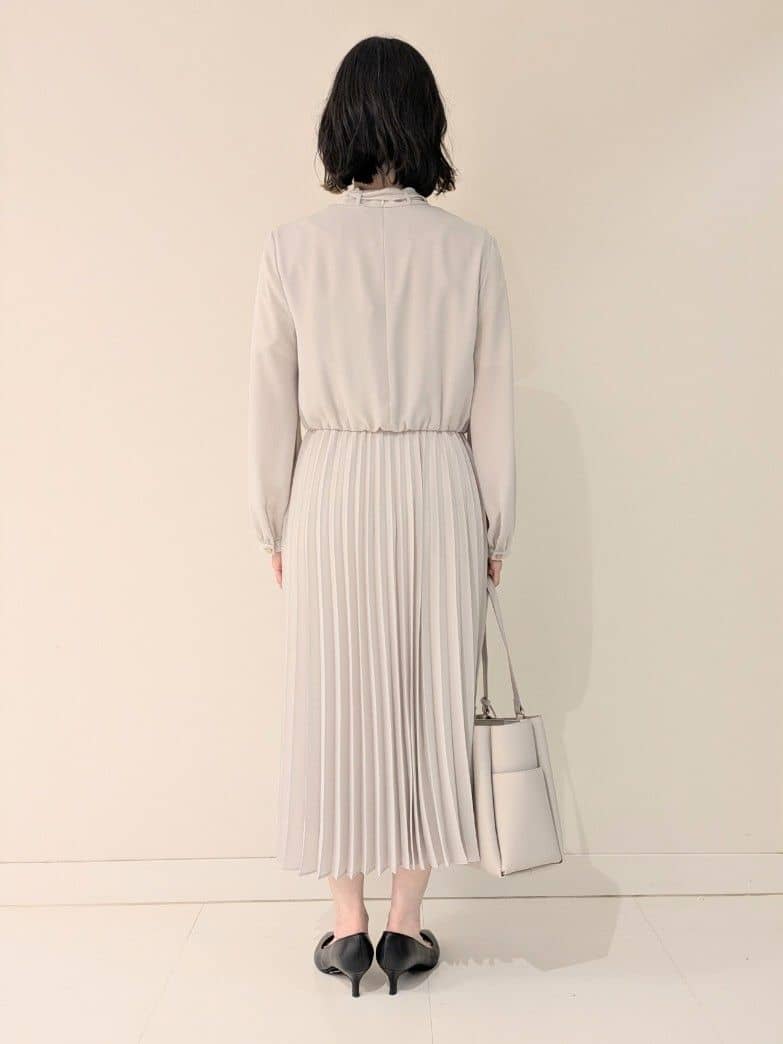 サオリさんの「UNTITLED｜◆【フォーマル/洗える】ボウタイ プリーツワンピース」を使ったコーディネート