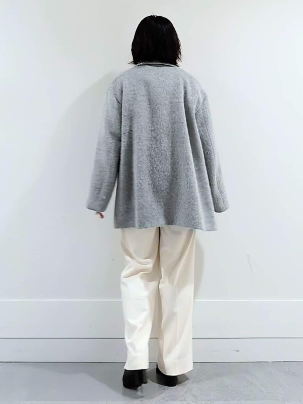 ミズタさんの「UNTITLED｜【ゆったり】アルパカ混シャギー カーディガン」を使ったコーディネート