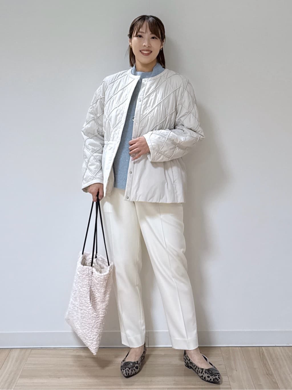 amiさんの「Reflect｜【気軽な羽織に◎】中綿キルティングショートコート」を使ったコーディネート