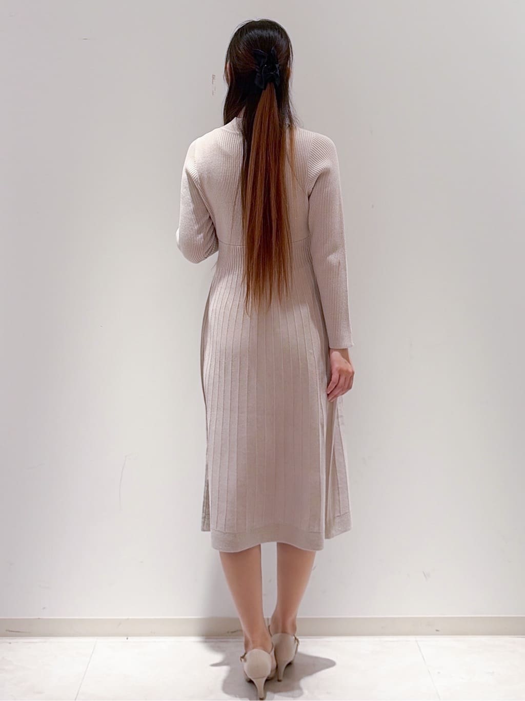 yurinaさんの「index｜ラメフェザープルオーバーセット ニットワンピース【洗濯機OK】《XS～LL》」を使ったコーディネート
