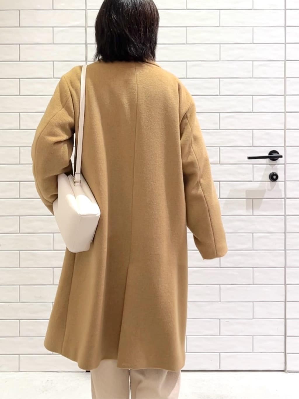 しおりさんの「OPAQUE.CLIP｜カシミヤブレンドウールチェスターコート」を使ったコーディネート