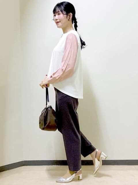  beni_gingerさんの「Reflect｜【チェーン長さ調節可】リーフパーツ&times;淡水パールネックレス」を使ったコーディネート