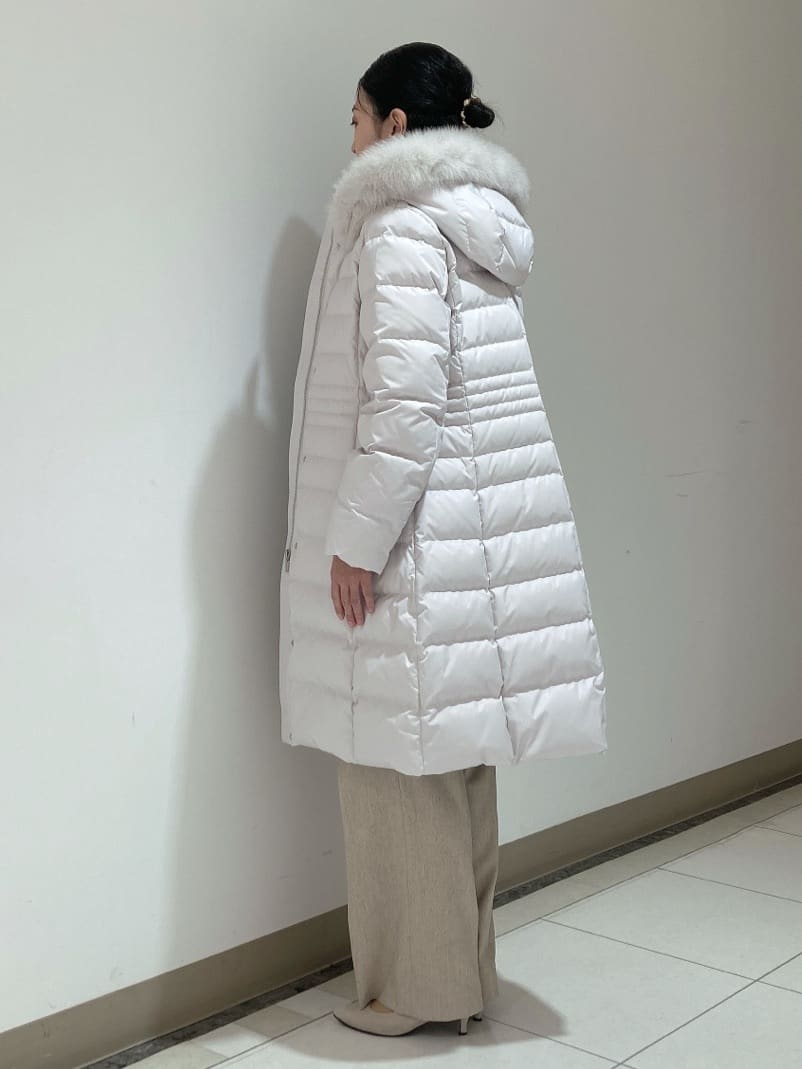 環さんの「UNTITLED｜【はっ水機能/フード取り外し可/防寒】ロングダウンコート」を使ったコーディネート